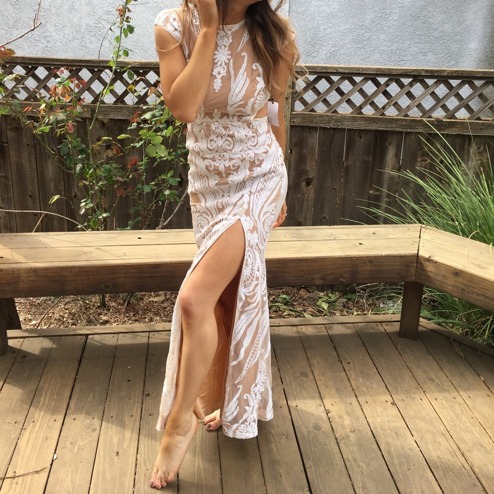 RYSE Nude and White Sequins Mermaid Dress ✨